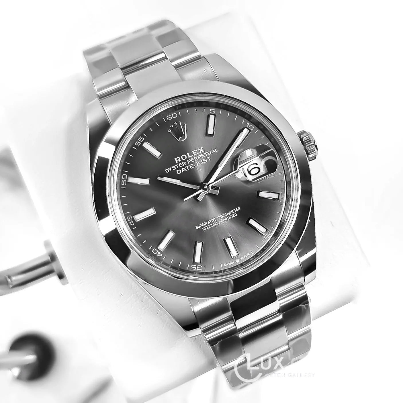 Lux watch gallery times square hotsell