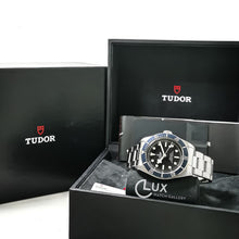 Load image into Gallery viewer, Tudor Heritage Black Bay - 79230B
