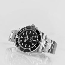 Load image into Gallery viewer, Rolex Submariner No Date - 124060
