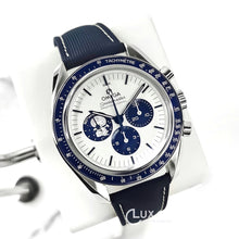 Load image into Gallery viewer, [ Brand New ] Omega Speedmaster Silver Snoopy Award - 310.32.42.50.02.001
